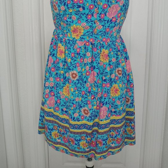 Kirundo Woman's Dress. - Picture 5 of 9